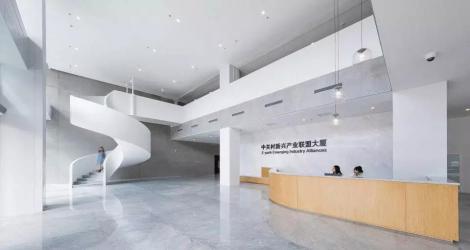 成都海倫天麓銷售中心，東方優(yōu)雅與現(xiàn)代融合的空間縮影！